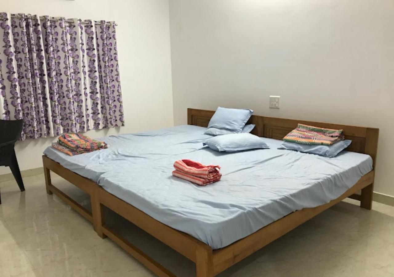 Bapat Niwas Home Stay Ganpatipule Eksteriør billede